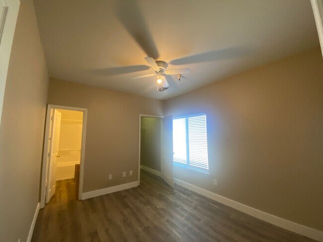 Building Photo - 4 Bedroom, 4 Bathrooms at The Edge at Reno