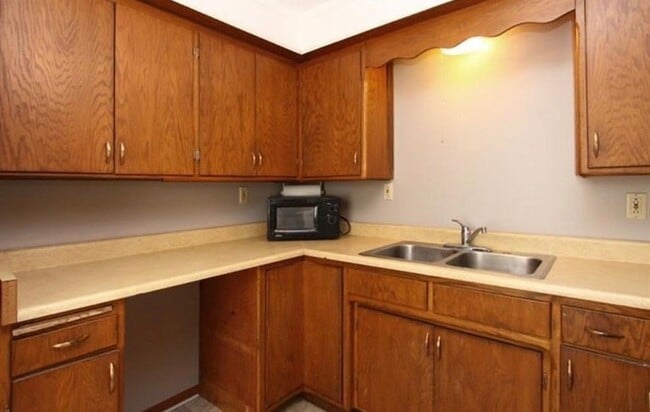 Building Photo - 1610 Burr St