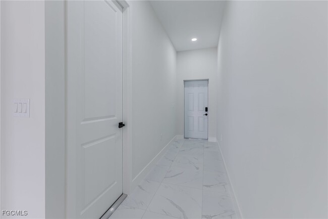 Building Photo - 2253 10th Terrace