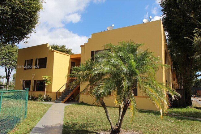 Building Photo - 656 NW 114th Ave