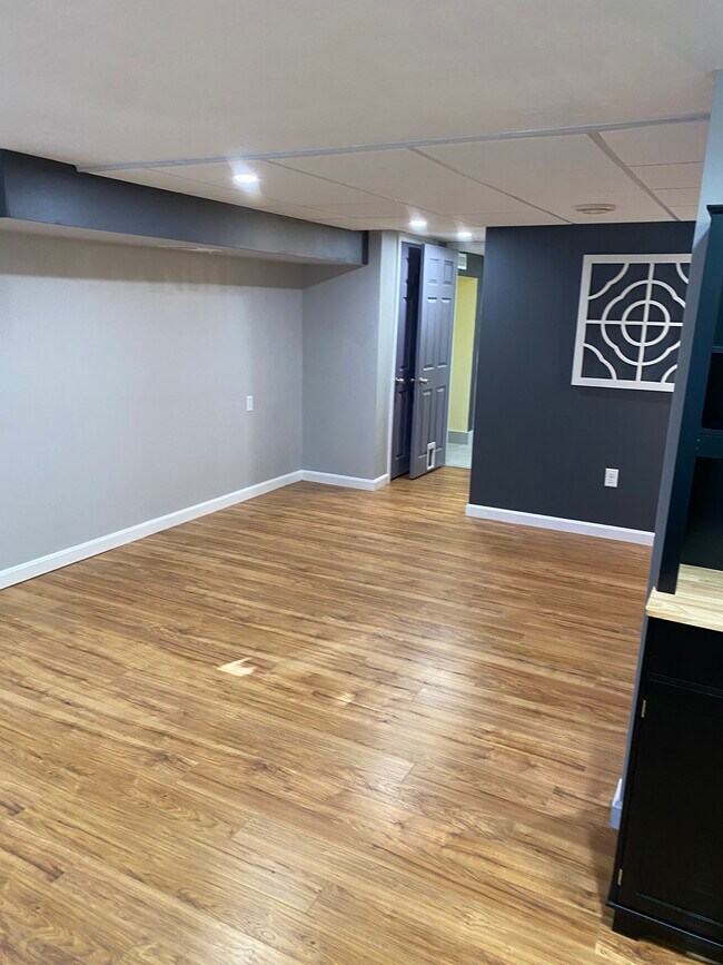 Building Photo - 195 Melendy Rd