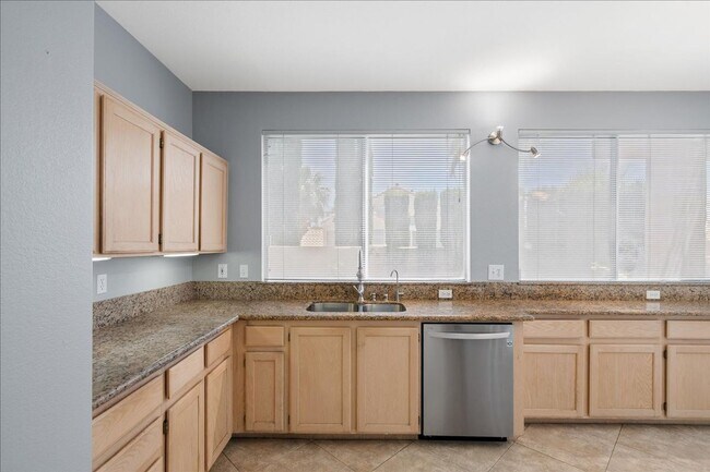 Building Photo - Spacious 4 Bd, 3 bth with in Summerlin with Beautiful Backyard and Bonus Space