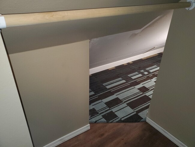 Building Photo - 3213 Center St NE