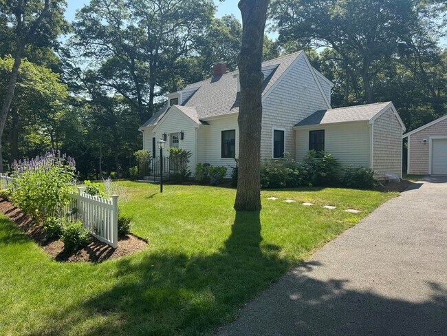 Building Photo - 21 Oak Ln