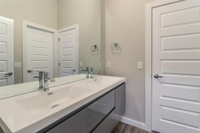 Building Photo - 11357 Paradise Out Ln