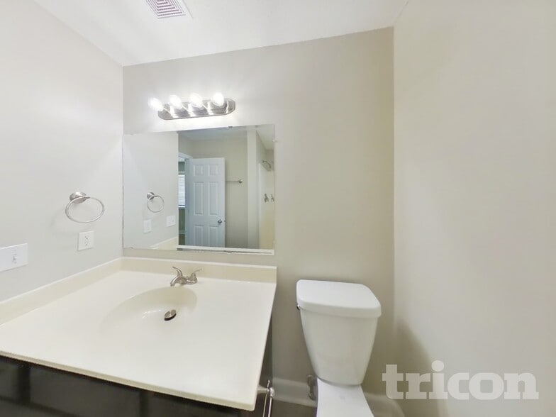 Building Photo - 1300 Bluebill Blvd