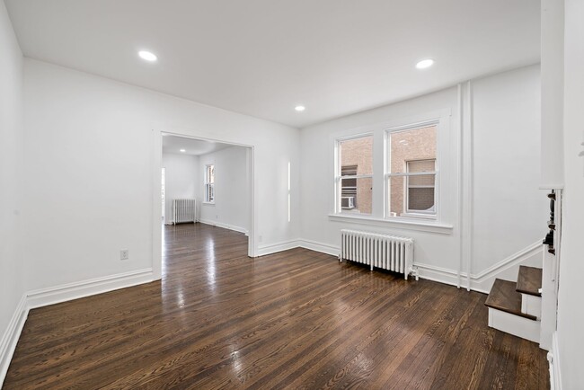 Building Photo - Warm & Welcoming, Move-In Ready West End Twin | 3 Bedroom 1 Bathroom