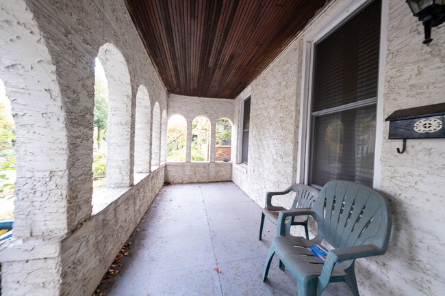 Building Photo - 3116 Humboldt Ave S