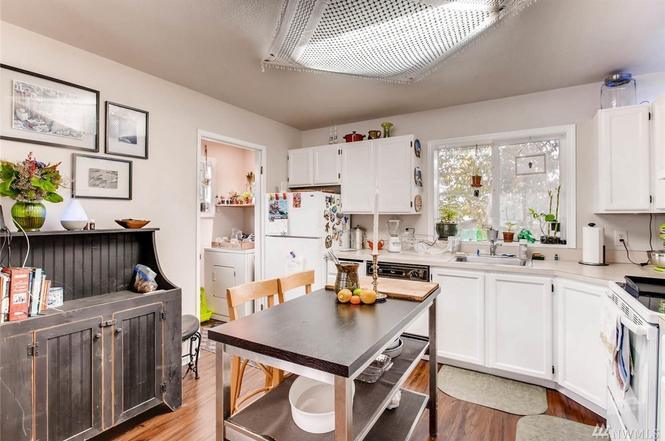 Building Photo - 8430 Delridge Way SW