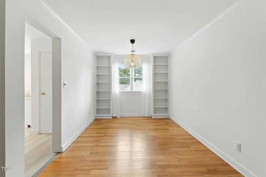 Building Photo - Room in Condo on Smallwood Dr