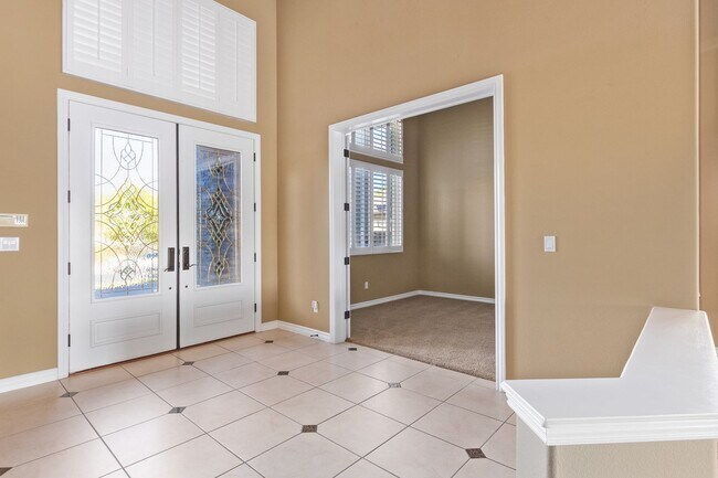 Building Photo - BEAUTIFUL QUEENSRIDGE HIGHLY UPGRADED HOME BY CHRISTOPHER HOMES