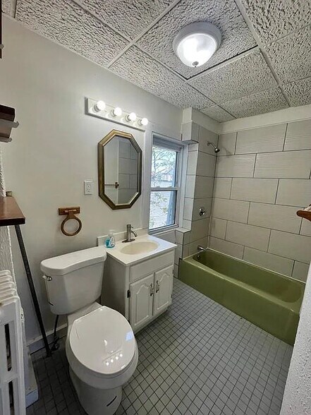 Building Photo - 78 Falcon St