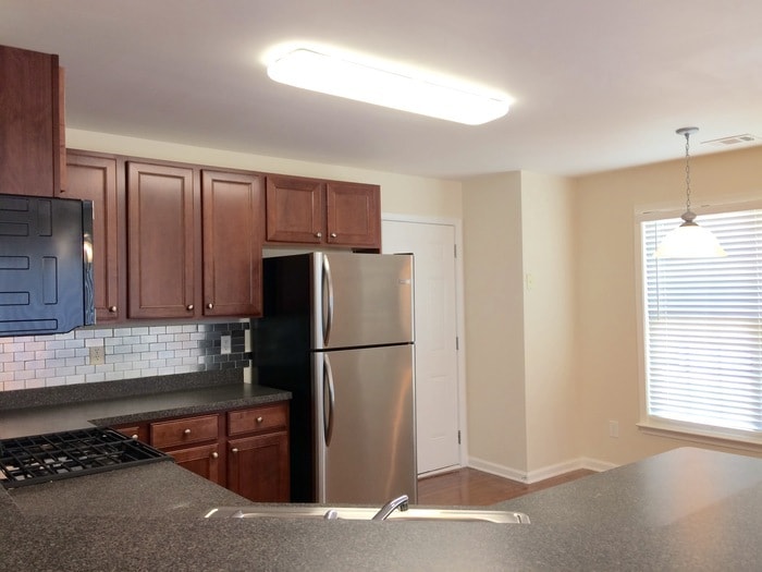 Building Photo - 3274 Saville St SW