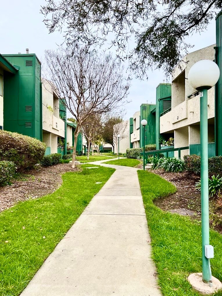 Building Photo - 15201 Santa Gertrudes Ave