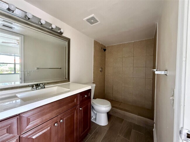 Building Photo - 11130 Royal Palm Blvd