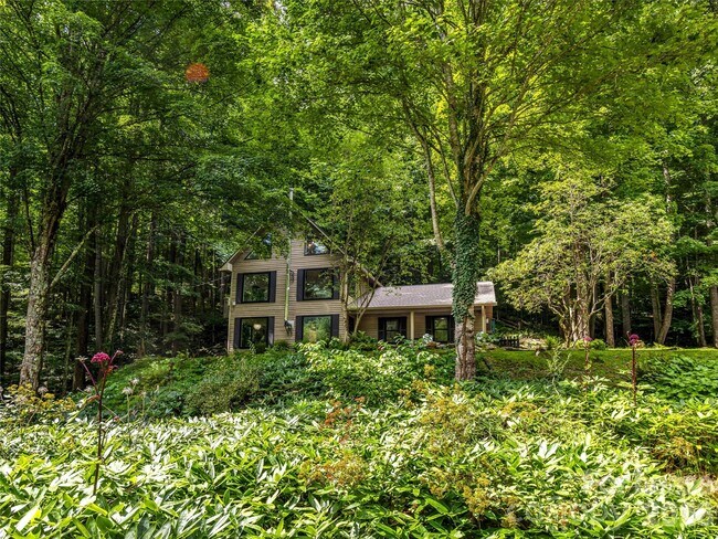 Building Photo - 81 Summer Trees Ln