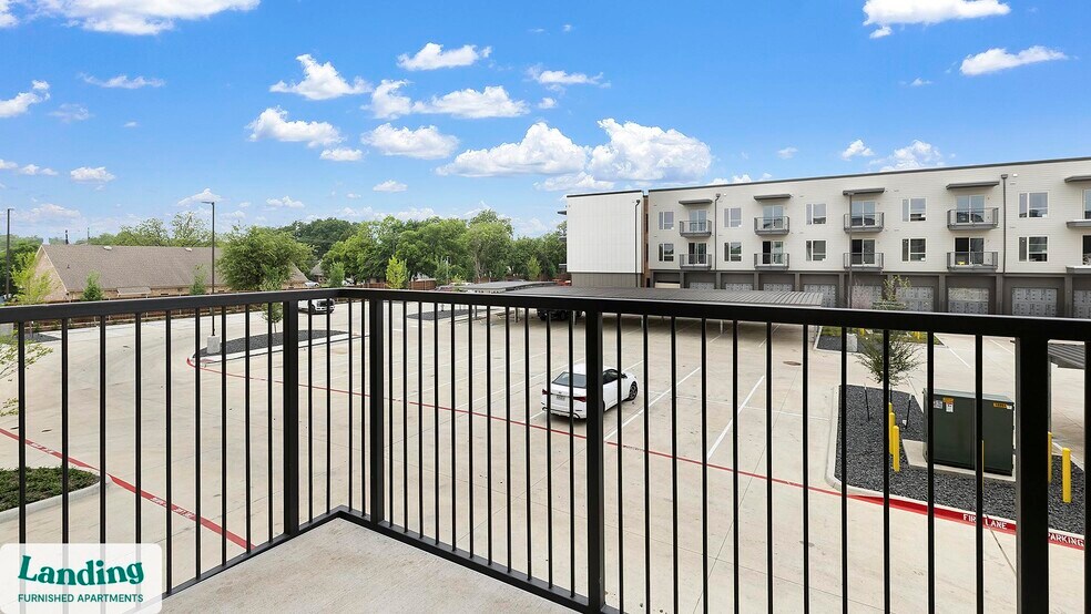 Building Photo - 650 E Sycamore St