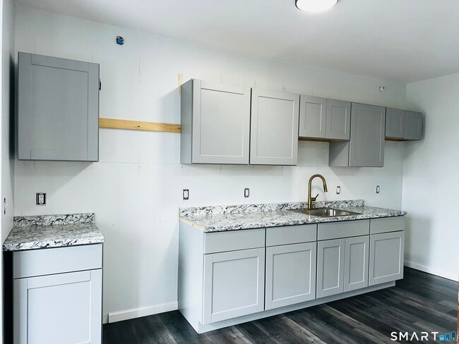 Building Photo - 63 Water St