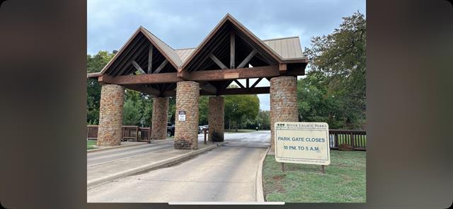 Building Photo - 2711 Lincoln Dr