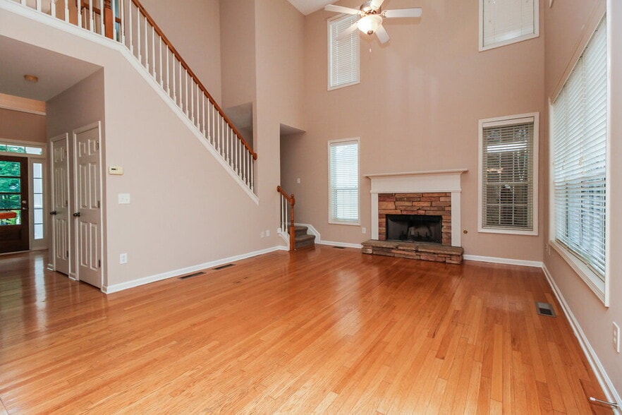 Building Photo - 302 Warm Winds Trail