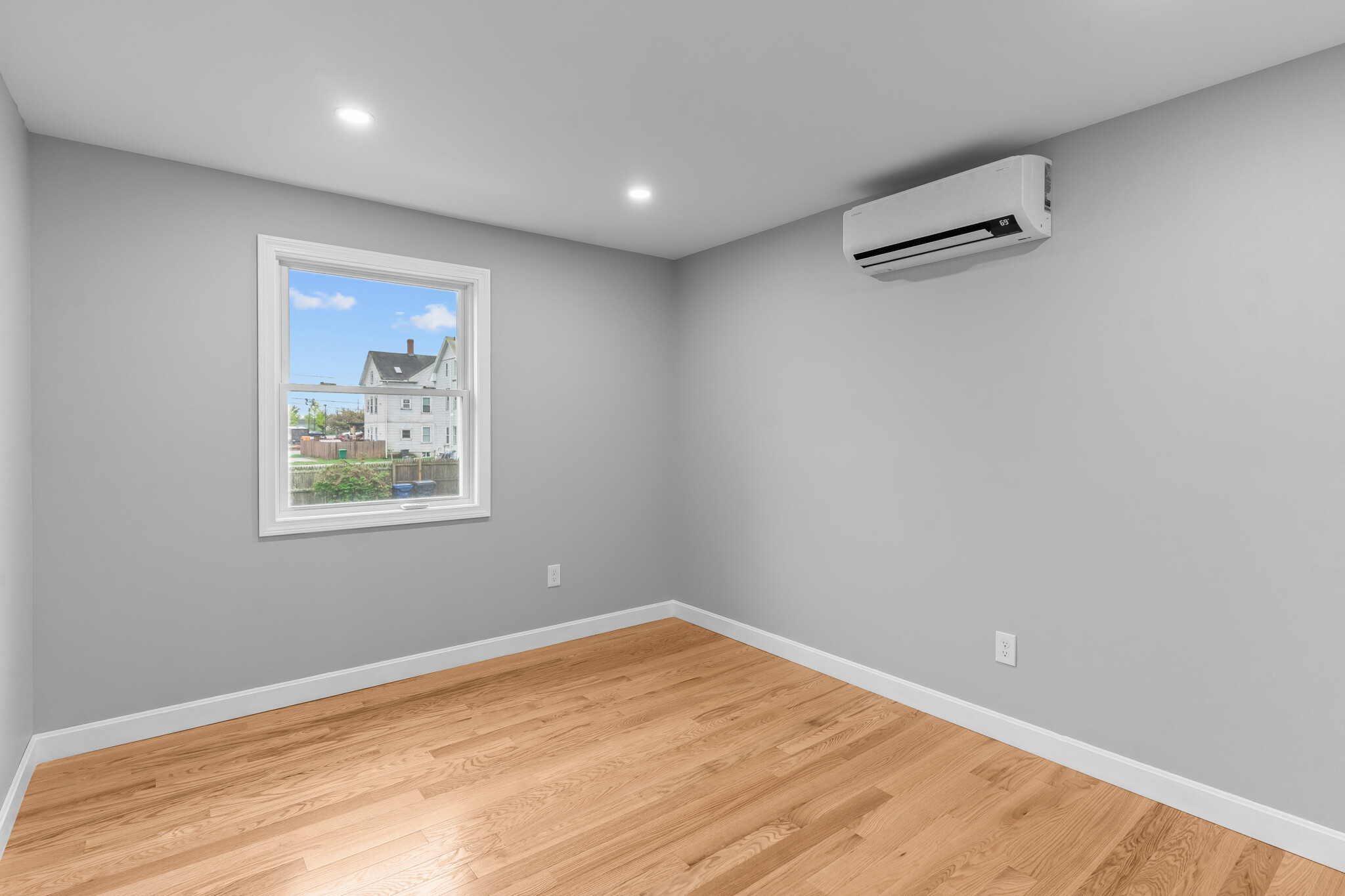 Building Photo - 22 Quimby St