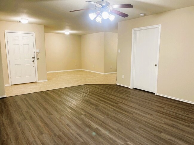 Building Photo - 819 Katydid Ct