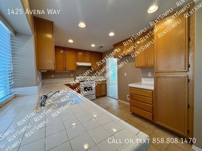 Building Photo - 4 BD 3 BA  San Jacinto Home.