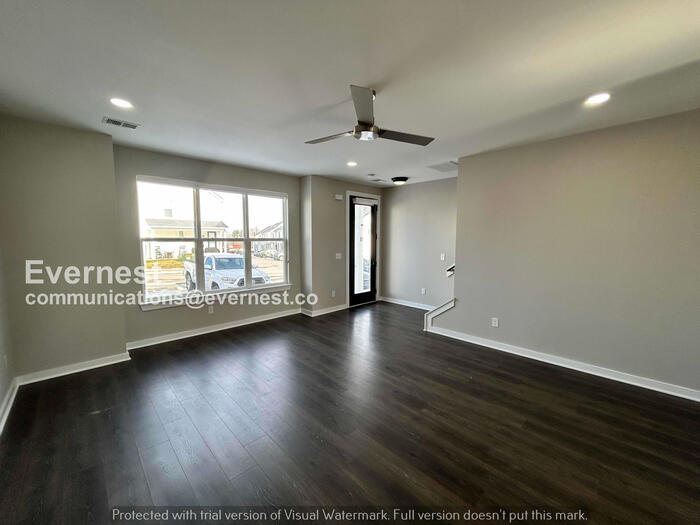 Building Photo - 604 Mason Ward Pl