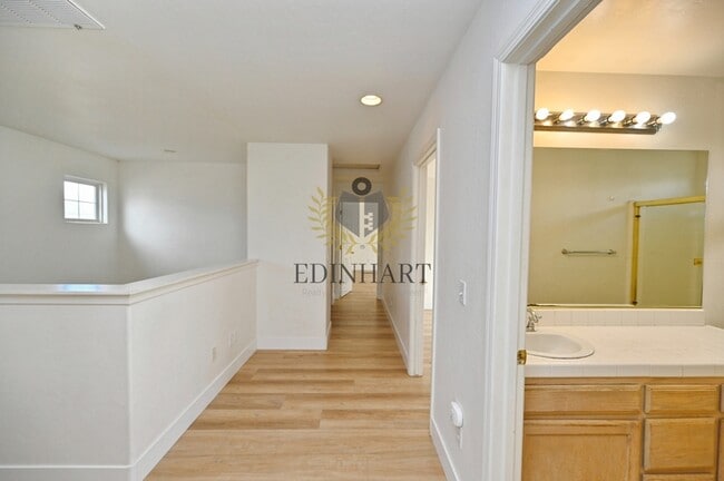 Building Photo - 6083 E Andrews Ave