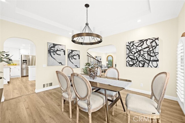 Building Photo - 1647 N Santa Anita Ave