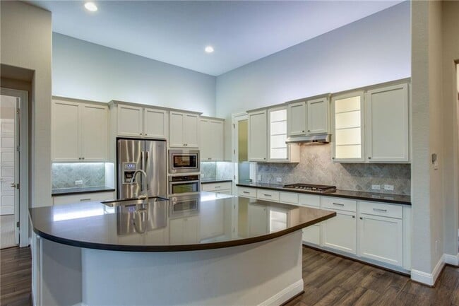 Building Photo - 820 Anahuac Dr