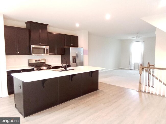 Building Photo - 31 Roundstone Run