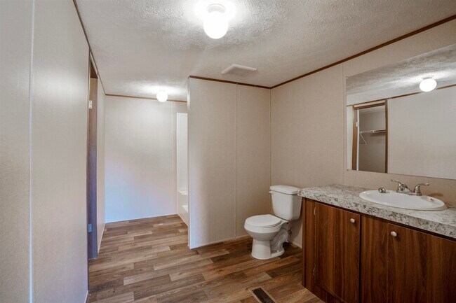 Building Photo - 201-218 18th St