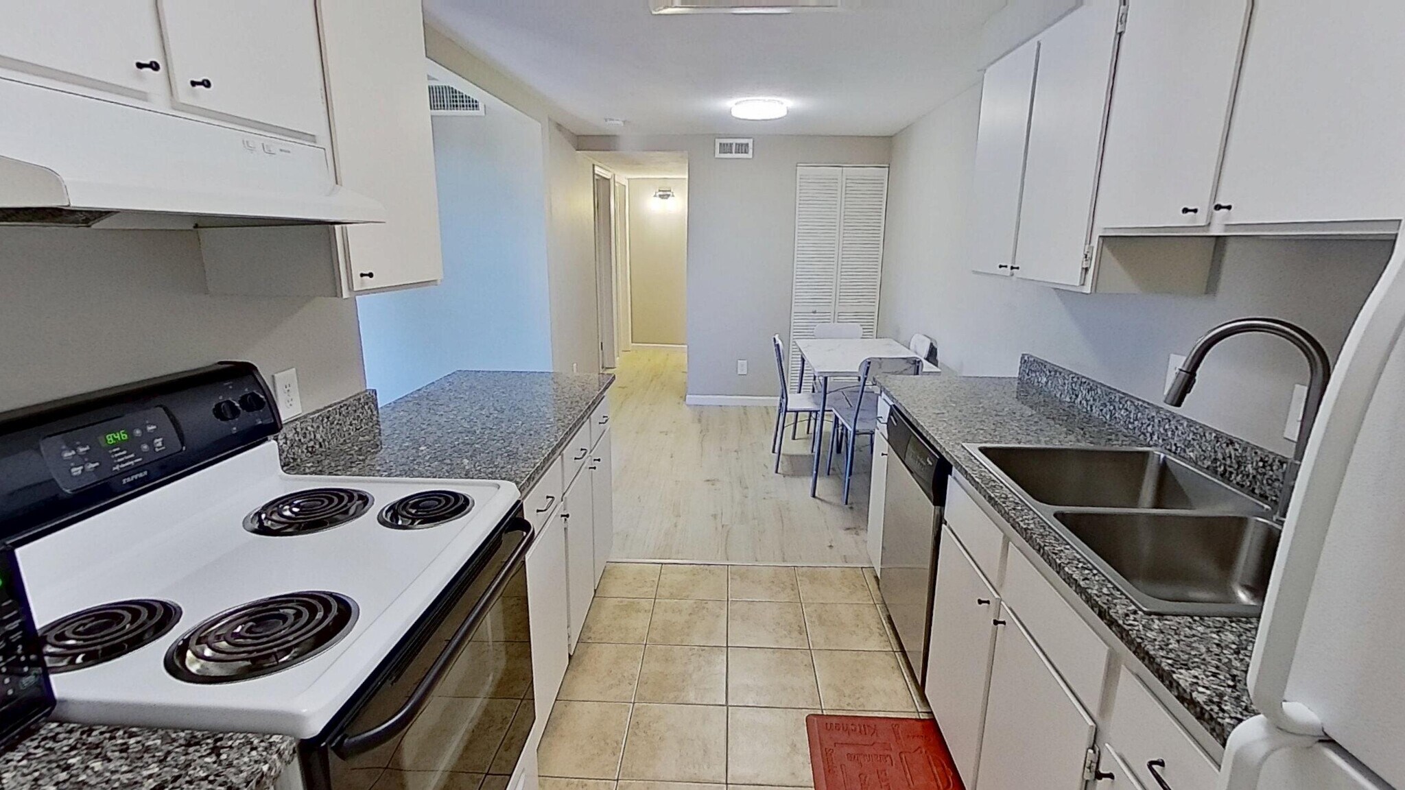 Building Photo - 2929 W Floyd Ave