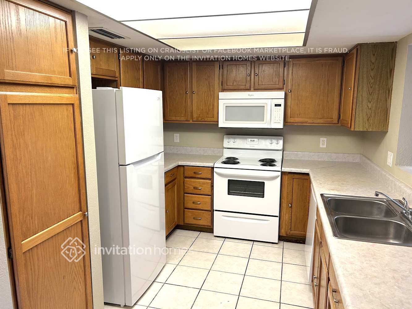 Building Photo - 6839 W Gardenia Ave