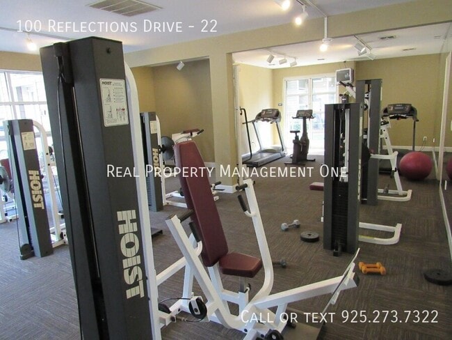 Building Photo - 100 Reflections Dr