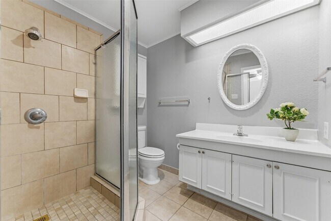 Building Photo - 1805 Haymeadow