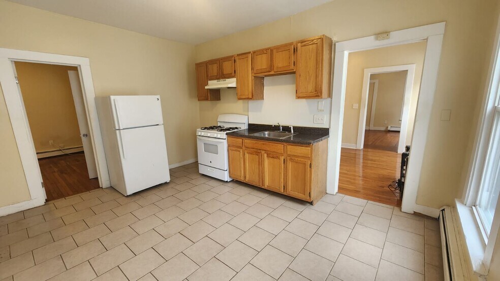 Primary Photo - 265 Norton St