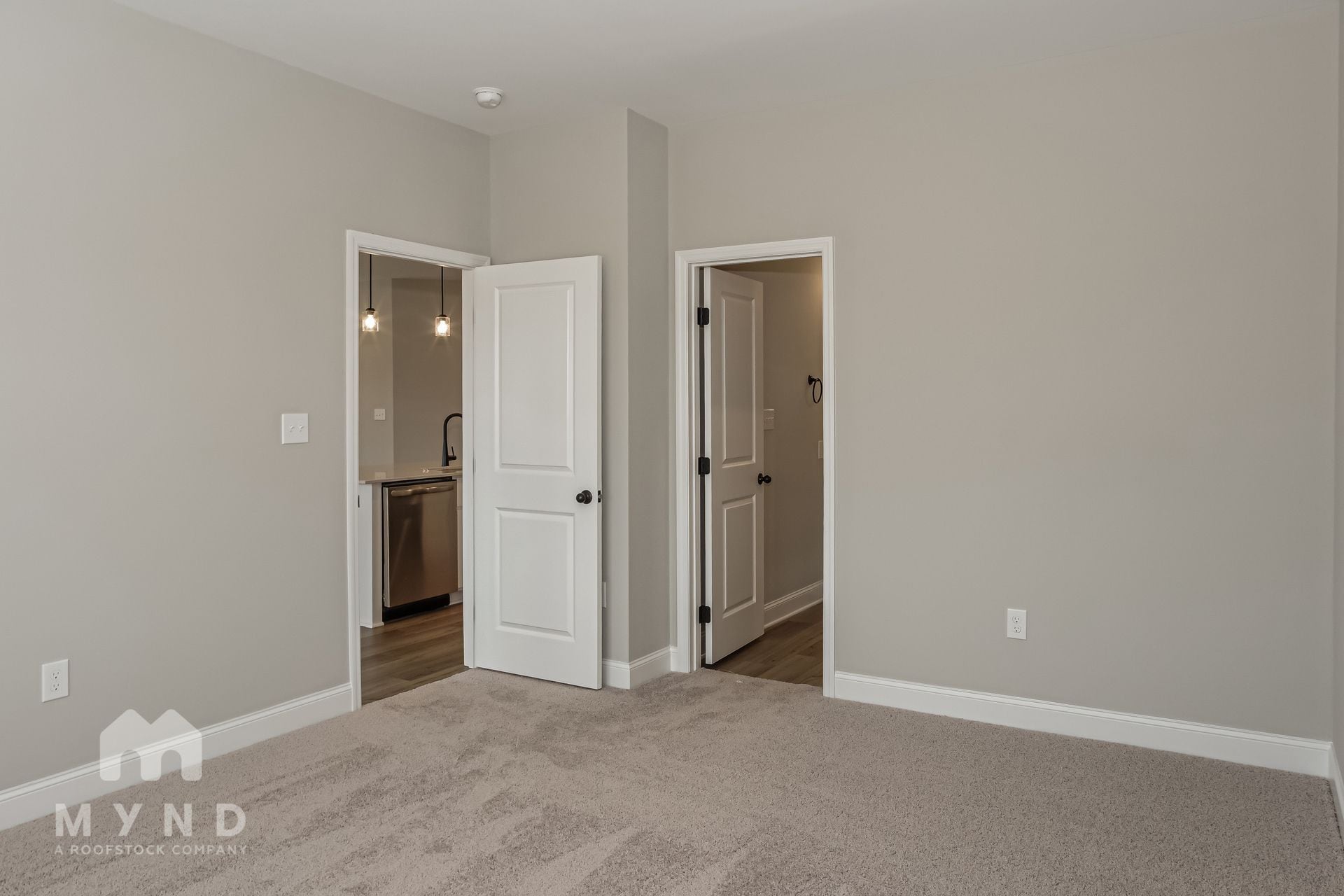 Building Photo - 235 Irish Hl Dr