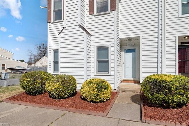 Building Photo - 5496 Lynbrook Landing