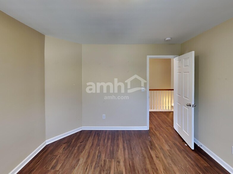 Building Photo - 7145 Riverfront Dr