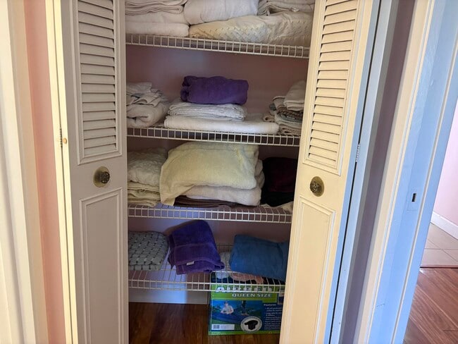 Building Photo - 4602 Martinique Way