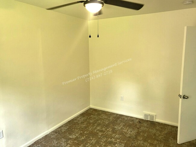 Building Photo - 136 Sawyer Dr