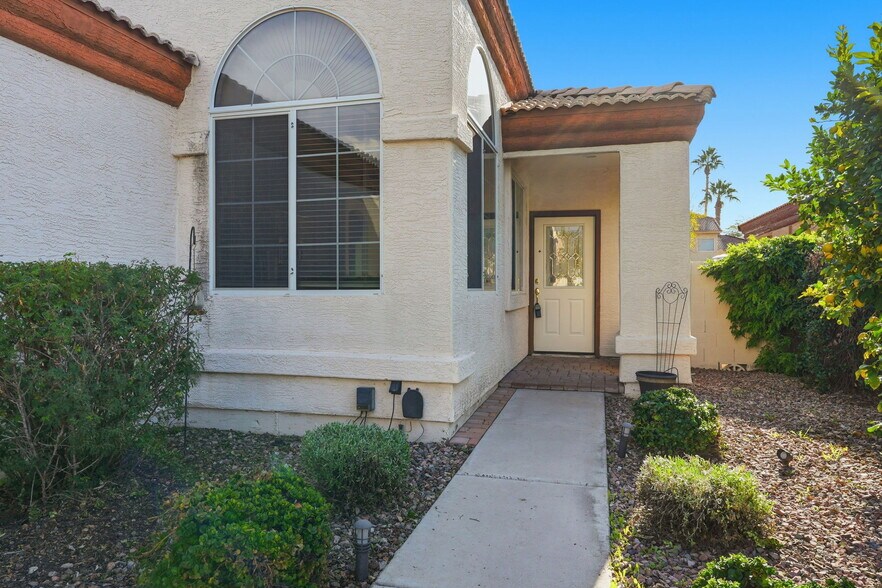 Building Photo - 2059 E Huron Ct