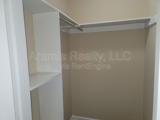 Building Photo - 4440 Amy Rd