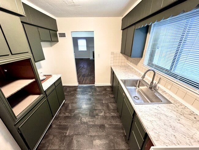 Building Photo - 3503 Stanford Pl
