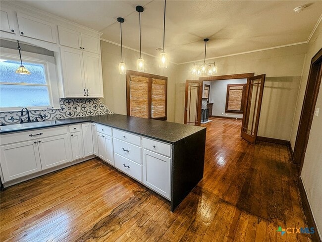 Building Photo - 507 W Brazos St