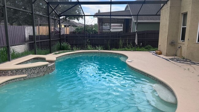 Building Photo - Spacious 3/2.5 in River Ridge with Pool in...