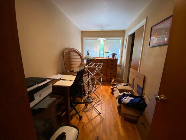 Building Photo - Spacious 5-Bedroom Home with Stunning View...