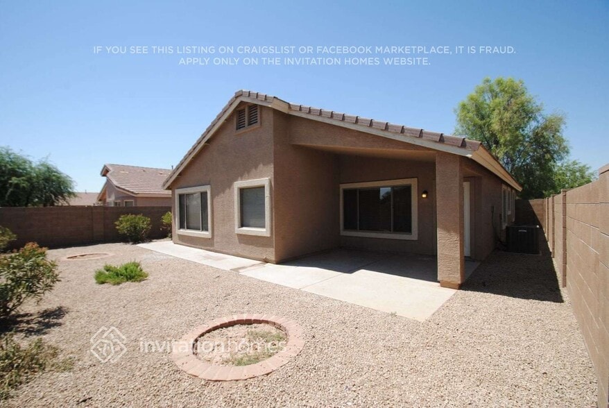 Building Photo - 8741 E Obispo Ave